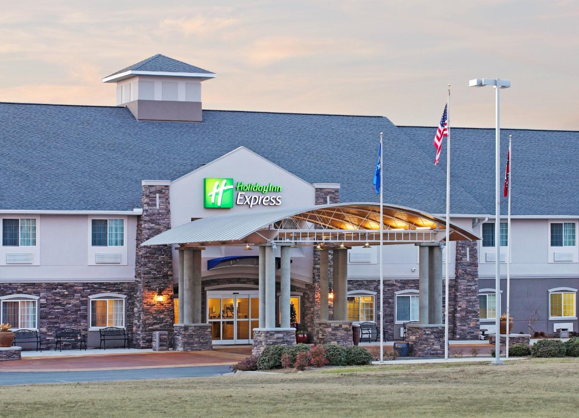 Holiday Inn Express Monticello By Ihg Exterior foto